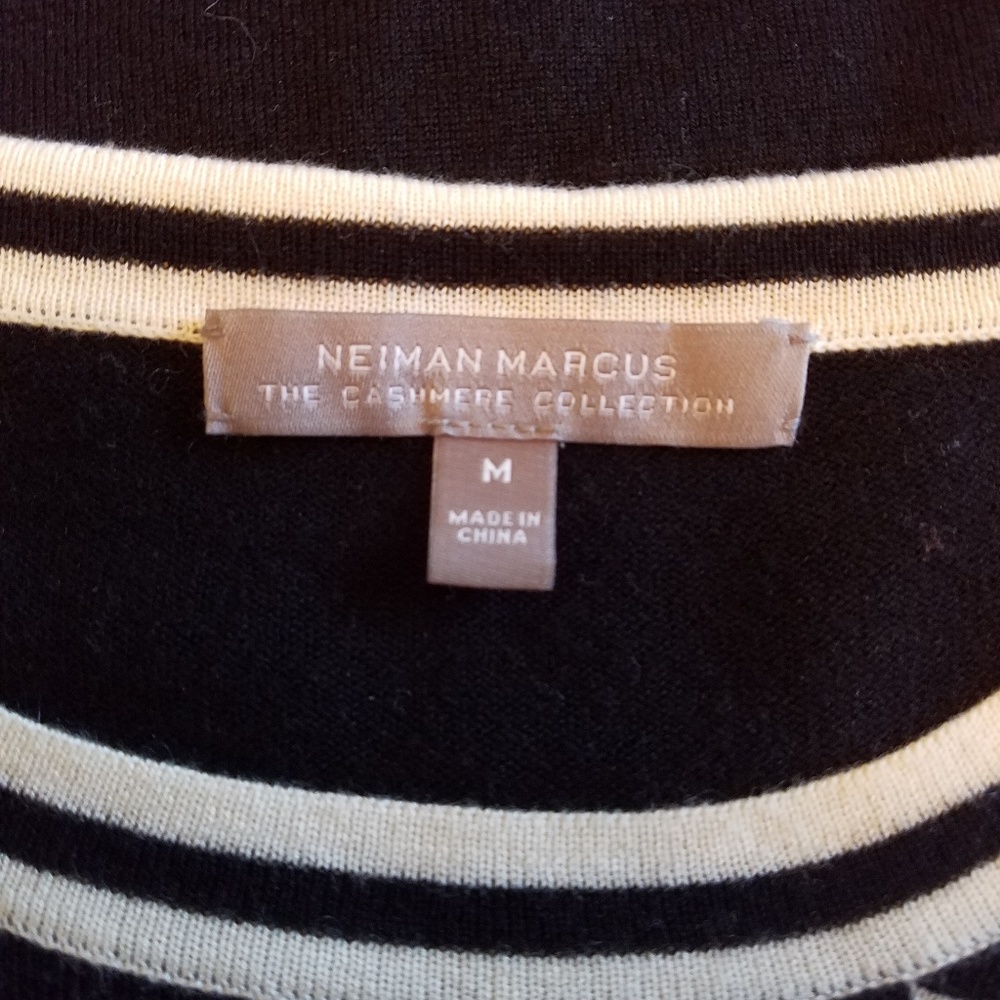 Neiman Marcus Sweater - Picture 5 of 6